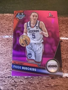 2023-24 Bowman University Chrome - Paige Bueckers #90 Pink Refractor (RC) - Imagen 1 de 2