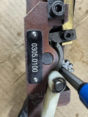 Cabezal de costura 0305.0100 para máquina de coser Muller Martini universal Foto 1 de 4