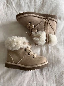 New GAP Baby Toddler High Top Fur Lined Boots Beige Natural Brown (Size 6) NWOB - Picture 1 of 7