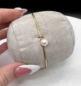 James Avery 14k Gold Freshwater Pearl Bangle Bracelet Hook On - Picture 1 of 7