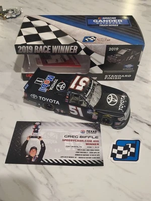 Toyota Texas 2019 autografiado Greg Biffle #51 1/24 1 de 96 certificado de autenticidad Foto 1 de 4