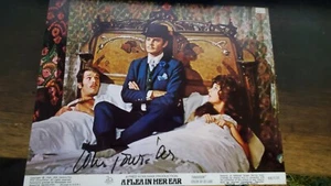 Louis Jourdan signiert - Bild 1 von 1