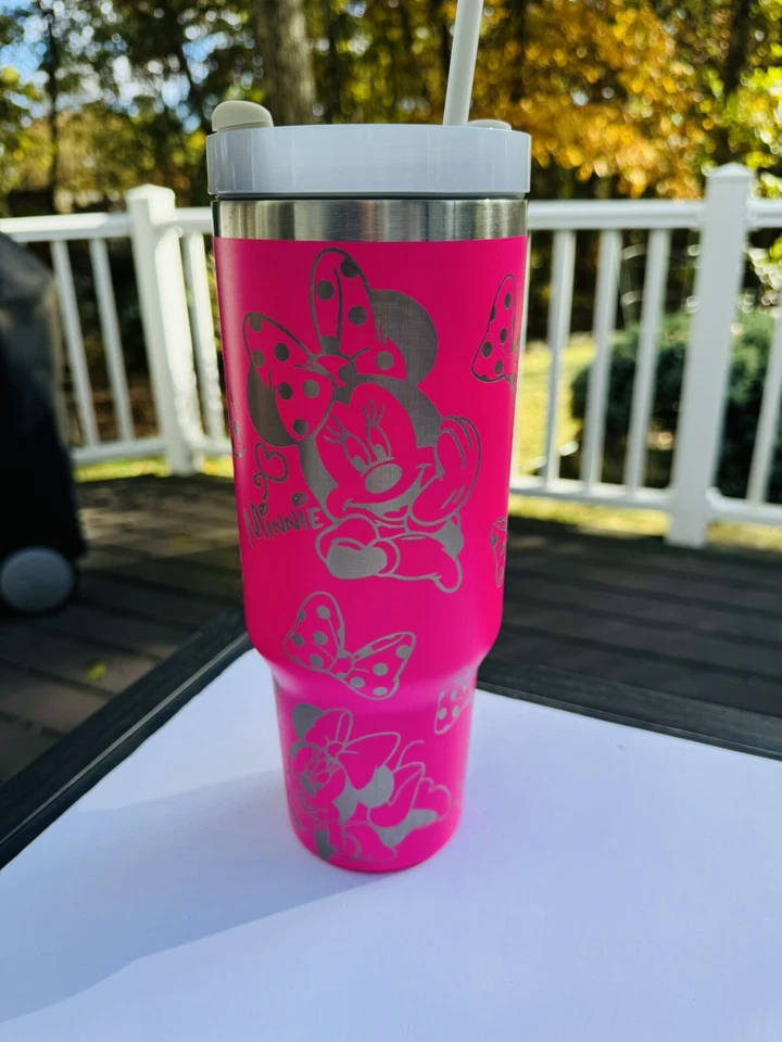 Vaso aislado 40 oz grabado láser con Disney Minnie Mouse y arcos en ROSA Foto 1 de 4