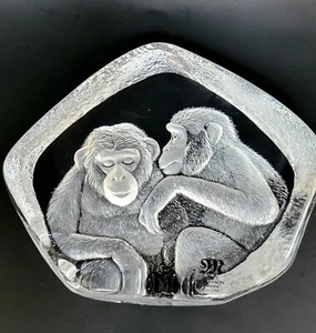 Mats Jonasson Sweden CHIMPANZEE/MONKEY 3744 Etched Glass 4.5"H Paperweight MINT! - Picture 1 of 10