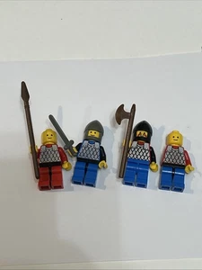 LEGO lotto di 4 minifigure Castle Black Knights cas152 scala cavalieri posta vintage - Foto 1 di 9