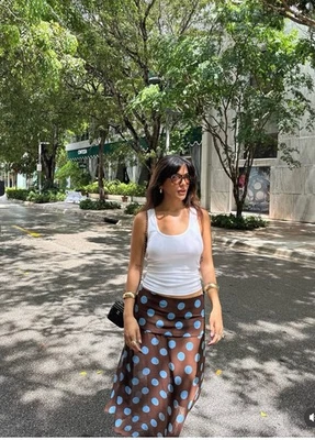 ZARA TODAS LAS TALLAS SS25 FALDA ASIMÉTRICA LUNARES SEMI TRANSPARENTE MARRÓN | 6929/511 NUEVA CON ETIQUETAS Foto 1 de 4