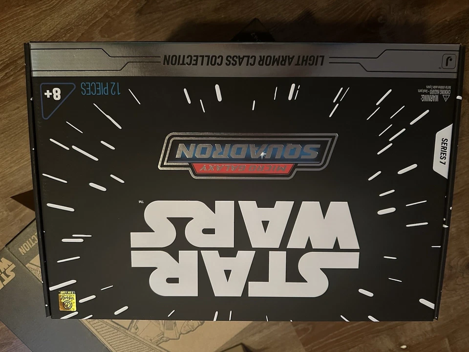 Star Wars Micro Galaxy Squadron Vault Serie 7 Armadura de Luz Clase Caja Set COMO NUEVO Foto 1 de 3