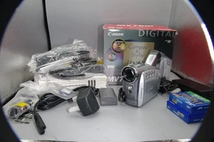 Videocámara Canon MiniDV MV750i, en caja en perfecto estado con todos los accesorios - Imagen 1 de 8