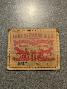 Vintage Levi’s 541 Strauss And Company Leder Logo Aufnäher Patch 2 5/8 x 3 1/4” - Bild 1 von 4