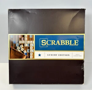 Scrabble Luxury Edition mit drehbarem Holzspielbrett von Winning Solutions - Bild 1 von 9