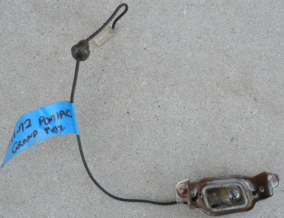 PONTIAC GRAND PRIX PARACHOQUES TRASERO LUZ MATRÍCULA LÁMPARA 1971-1972 OEM Foto 1 de 4