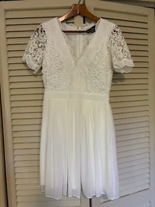 Lulu’s weißes Spitzen Kurzarm Kleid Spitzenmieder gefüttert Damen Gr. Small - Bild 1 von 7