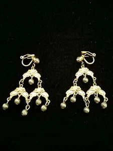 PENDIENTES DE ARAÑA GOLDTONE CON CUENTAS PLATEADAS 1968 PAT. P. CLIPON DE COLECCIÓN - Imagen 1 de 6