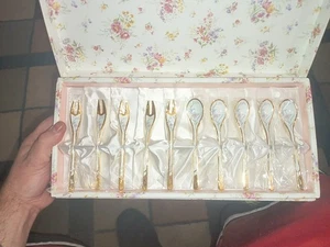 Juego de cucharas y tenedores de postre - Imagen 1 de 8