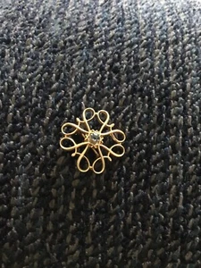10k Yellow Gold Vintage Pin With A Small Sapphire Stone 2.2 Grams - Picture 1 of 4