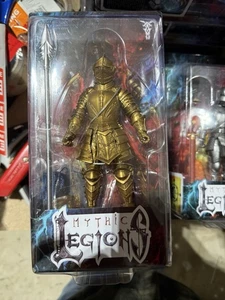 Legiones Míticas Legión Constructor 2 Caballero Dorado Figura Cuatro Jinetes - Imagen 1 de 2