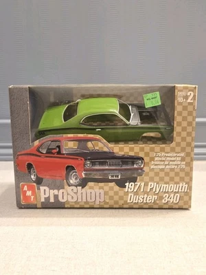 AMT Pro Shop 1971 Plymouth Duster 340 Green 1/25 Plastic Model Kit - Image 1 of 4
