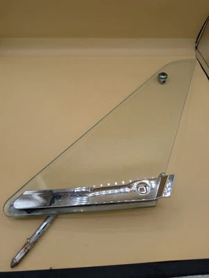 1963- 1964 Plymouth Fury Belvedere B Body Left  Driver Vent Window Glass 330 440 - Image 1 of 4