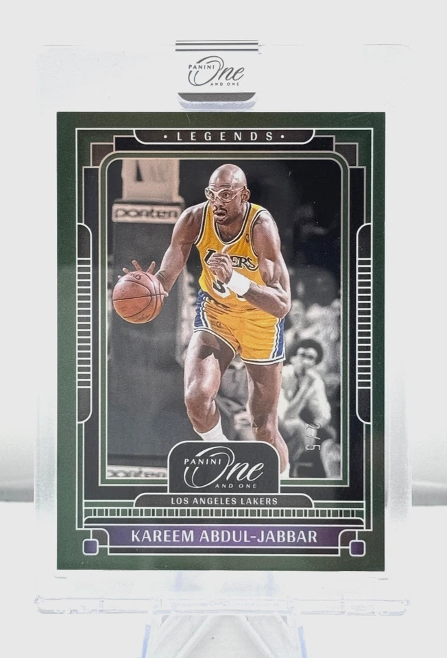 Карим Абдул-Джаббар 2024-25 One and One Green Parallel 2/5 Lakers Зал славы - Изображение 1 из 2