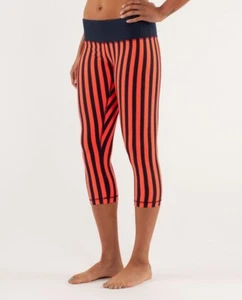 Leggings cortos Lululemon Wunder, azul marino con rayas naranja neón, talla 8 - Imagen 1 de 10