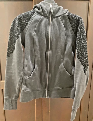Sudadera con Capucha Lululemon Negra con Cremallera y Hombro Florido Elevado S Foto 1 de 2