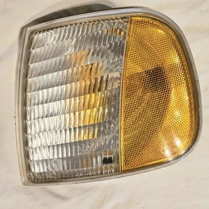 1997-2003 Ford F150 Front Left Driver Side Turn Signal Light Lamp. - Picture 1 of 5