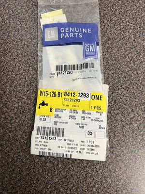 2017-2022 Chevrolet Equinox Rear Tailgate Emblem Nameplate OEM 84121293 / 3-C Foto 1 de 2