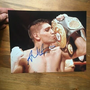 Amir Khan * HAND SIGNED AUTOGRAPH * 8x10 inch photo IP boxer sport - Picture 1 of 2