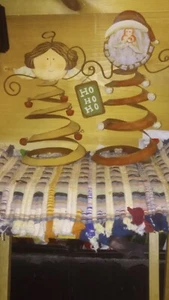 Frühlingshafter Weihnachtsmann und ein Frühlingsengel Deko - Bild 1 von 3
