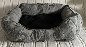 Plush Dog Bed Washable Rectangle 16" X 21" X 5" GREY Small/Med 30 lb & Under - Picture 1 of 4