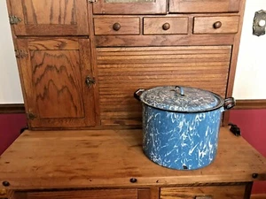 Vintage Blue and White Swirl 2 Handled Enamel Stock Pot With Lid - Picture 1 of 10