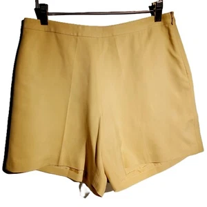 Pantaloncini Tommy Bahama taglia 6 100% SETA giallo burro pallido zip laterale retrò ottime condizioni - Foto 1 di 9