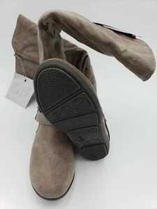 Fergalicious by Fergie Women's Suede beige  "Bridges WC, DOE" Boots Size 5M - Picture 1 of 7