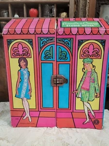 VINTAGE FRANCIE & CASEY STUDIO HAUS SCHLAFZIMMER MOD PUPPENKOFFER MATTEL 1966 SELTEN RARITÄT - Bild 1 von 12