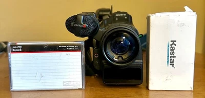 Sony CCD-V701 Hi-Fi Stereo 8mm NTSC Video Hi8 Camera Handycam Camcorder Recorder - Image 1 of 4