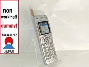 【Factice !】 SHARP SH821i Doccimo (couleur argent) NTT-docomo téléphone portable qui ne fonctionne pas - Photo 1 sur 2