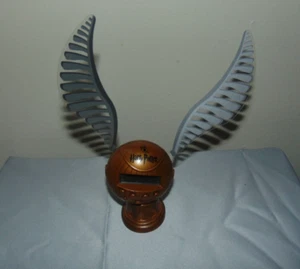 Harry Potter Golden Snitch 20Q on Stand Mattel - Picture 1 of 2