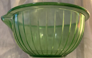 VTG Green Depression Glass Ribbed Mixing Batter Bowl with Pour Spout BIG 10.5”
