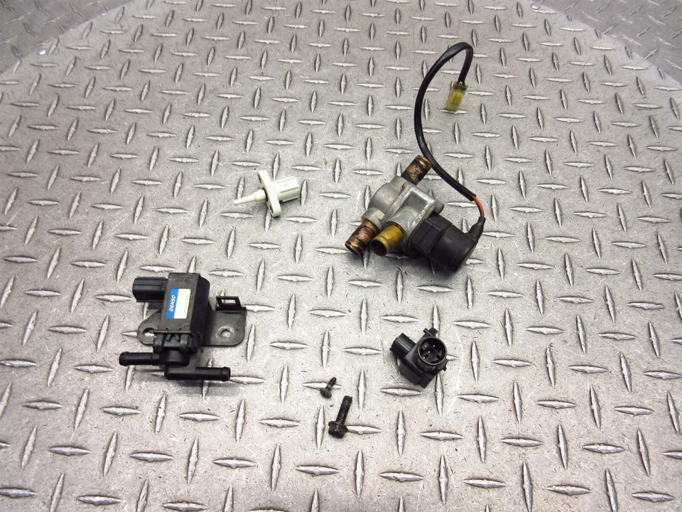 Honda CBR1100XX CBR1100 1999 97-00 Blackbird OEM válvulas de aire sensores lote probado Foto 1 de 4