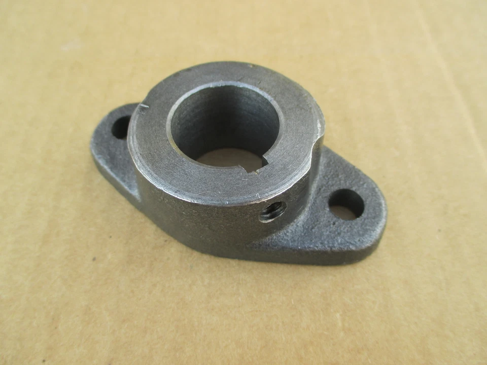 HYDRAULIC PUMP FLANGE  FOR FORD NEW HOLLAND NH MASSEY FERGUSON MF L36-8 - Image 1 of 1