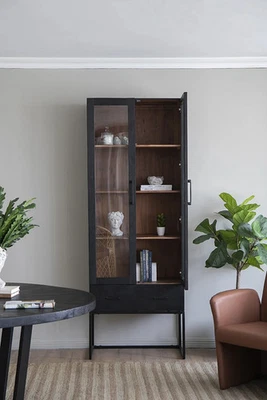 31.5'x18'x86.5' 黑色橱柜 - 大量 存储单元 — 第 1/4 张图片