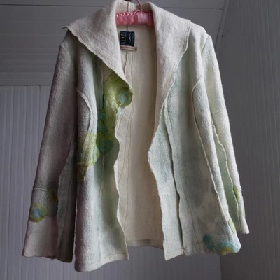 Preciosa chaqueta/cardigan ligero de fieltro y seda Aiddai años 90 Foto 1 de 4