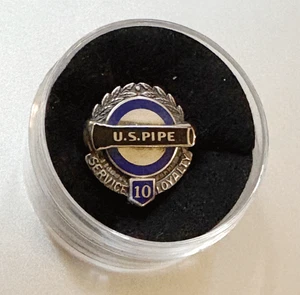 Vintage Employee Service Award Pin: US PIPE CO; Sterling Silber, 10 Jahre; Schraubverschluss - Bild 1 von 2