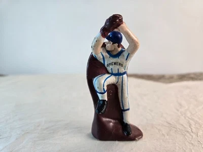 Llavero lanzador vintage 1988 Skore con licencia oficial MLB Milwaukee Brewers Foto 1 de 4