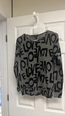 Sudadera Pullover Rue 21 Juniors Gris Negro LOVE Foto 1 de 3