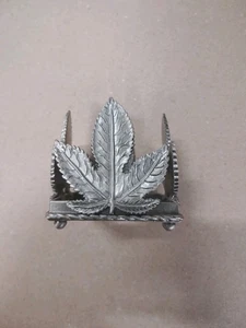 Soporte cuadrado vintage con motivo de hoja tono plateado para salero/caja de cerillas - Imagen 1 de 6