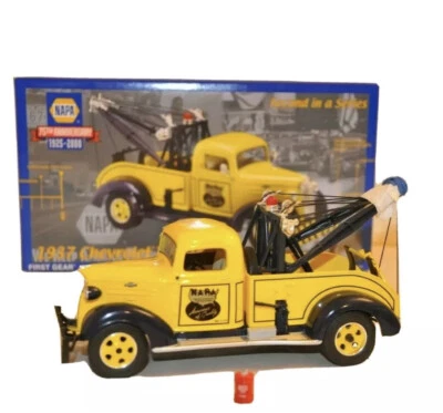 First Gear Collectible 1937 Chevrolet Tow Truck. NEW - Image 1 of 2