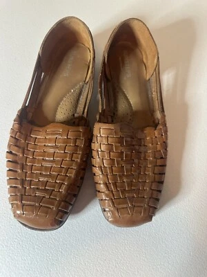 Sunsteps Hand Woven Slip On Made In India Brown Shoes Size 7.5 - Image 1 of 4