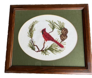 Pigne uccellino cardinale rosso punto croce opache incorniciate vintage rifinite 11,5 x 13,5 - Foto 1 di 8