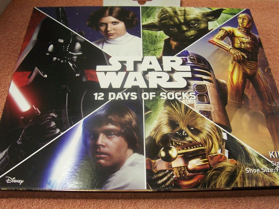 Star Wars 12 Días de Calcetines Niño Zapato Talla M Disney Calendario de Adviento Conjunto de Regalo NUEVO Foto 1 de 1
